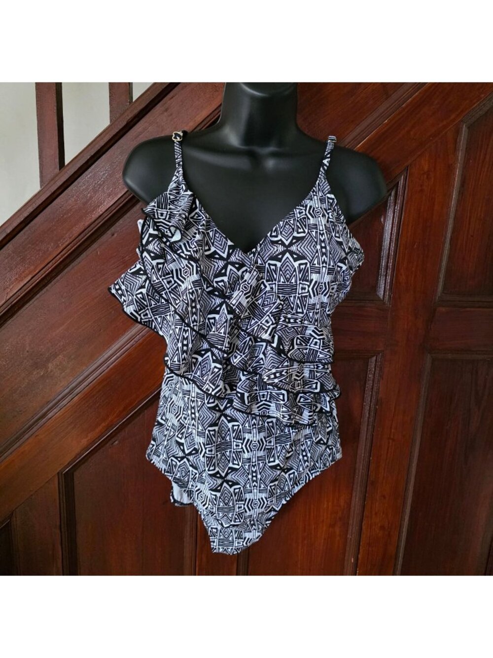 A Shore Fit Black White Geometric Ruffle One Piece Swimsuit Size 16